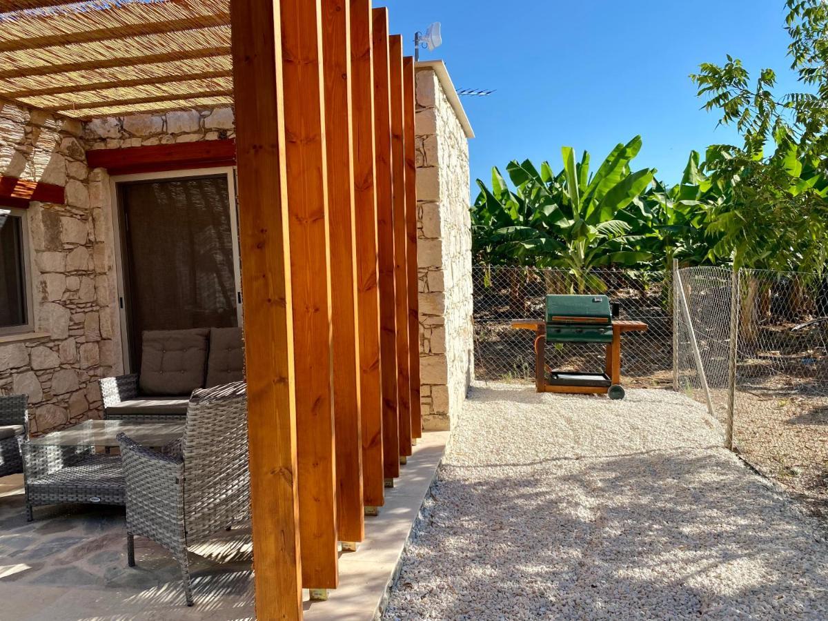 Ammos Luxury Suits And Residences Peyia Exterior foto